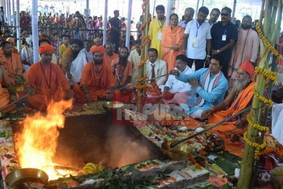 Too Much 'Bhakti' or diverting Public attention ? CM, BJP leaders attend 'Maha Jogyo' with Babas, Sadhus for Peace & Prosperity of World 